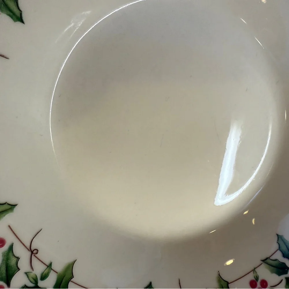 1997 Holiday Traditions Christmas Holiday Holly Berry Bowls Gold Trim Set of 3